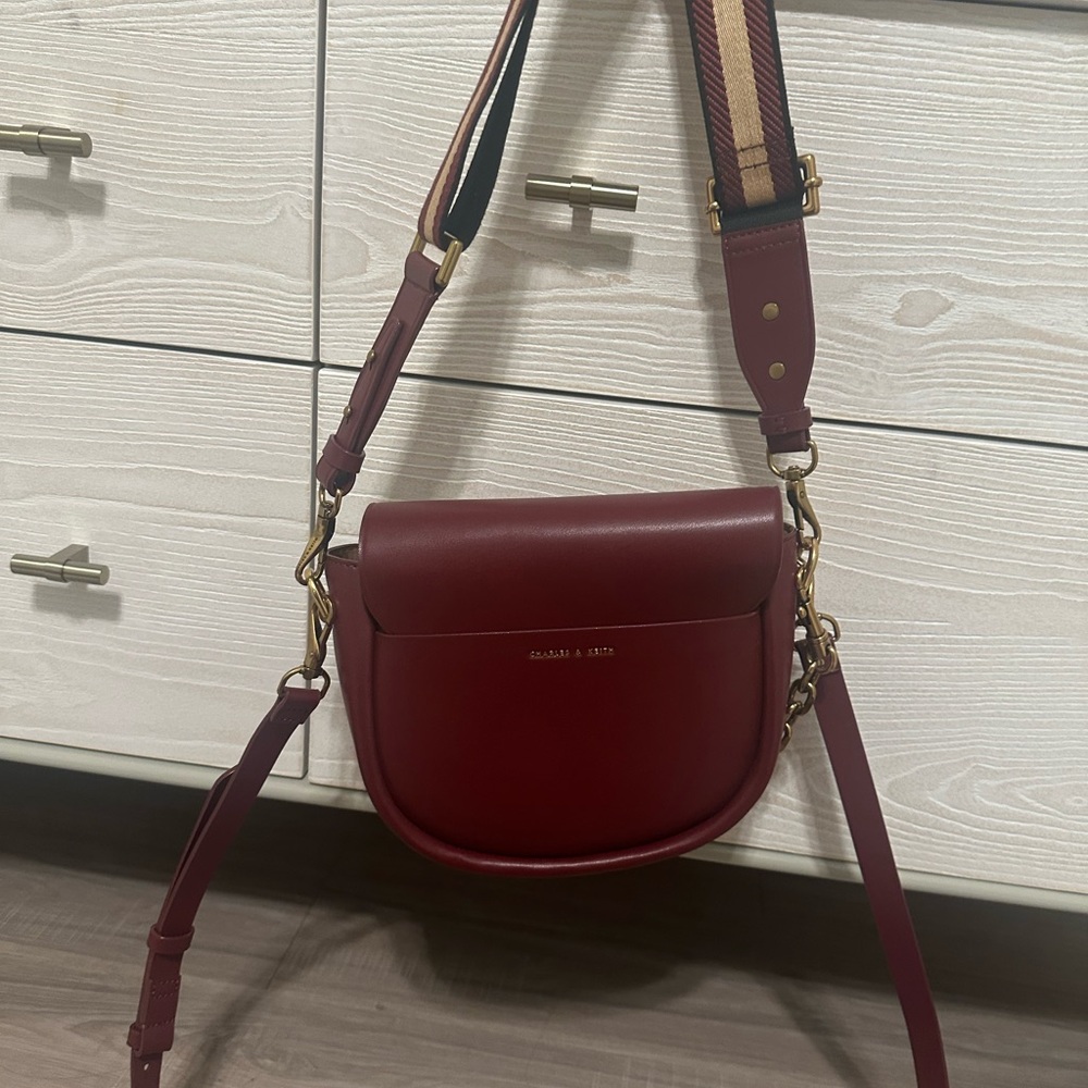 Charles and Keith Burgundy Crossbody Bag - Picture 3 of 3
